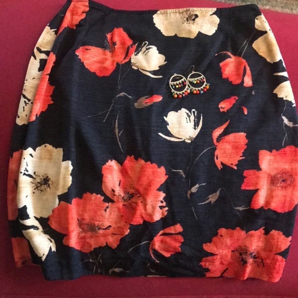 NY design Co Floral 100% Silk Skirt &‎ earrings